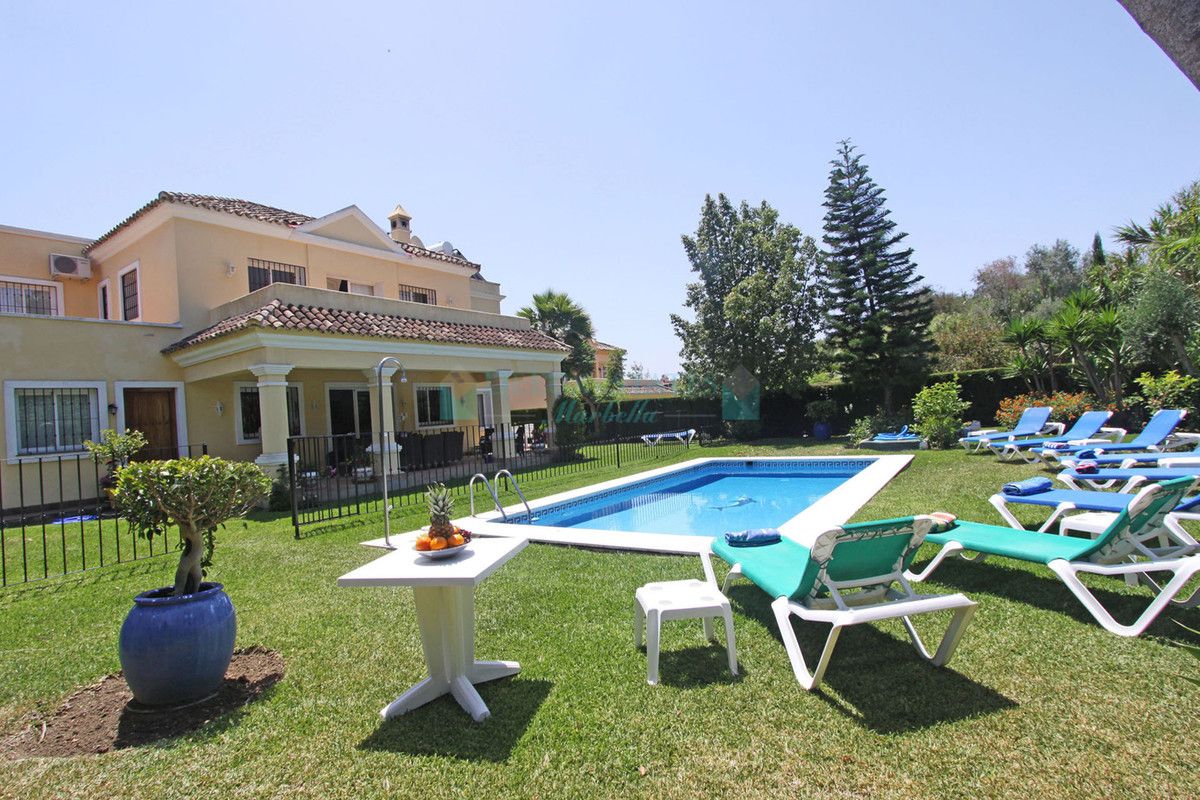 Villa for rent in Bel Air, Estepona