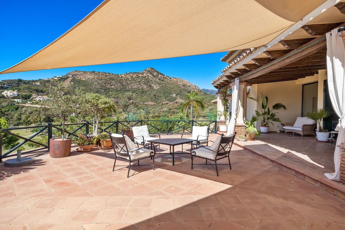 Villa for sale in Benahavis