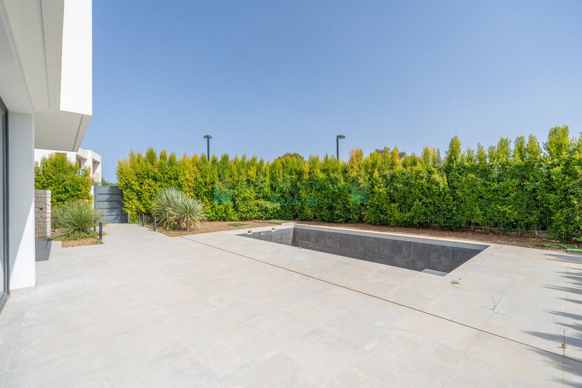 Villa for sale in Estepona