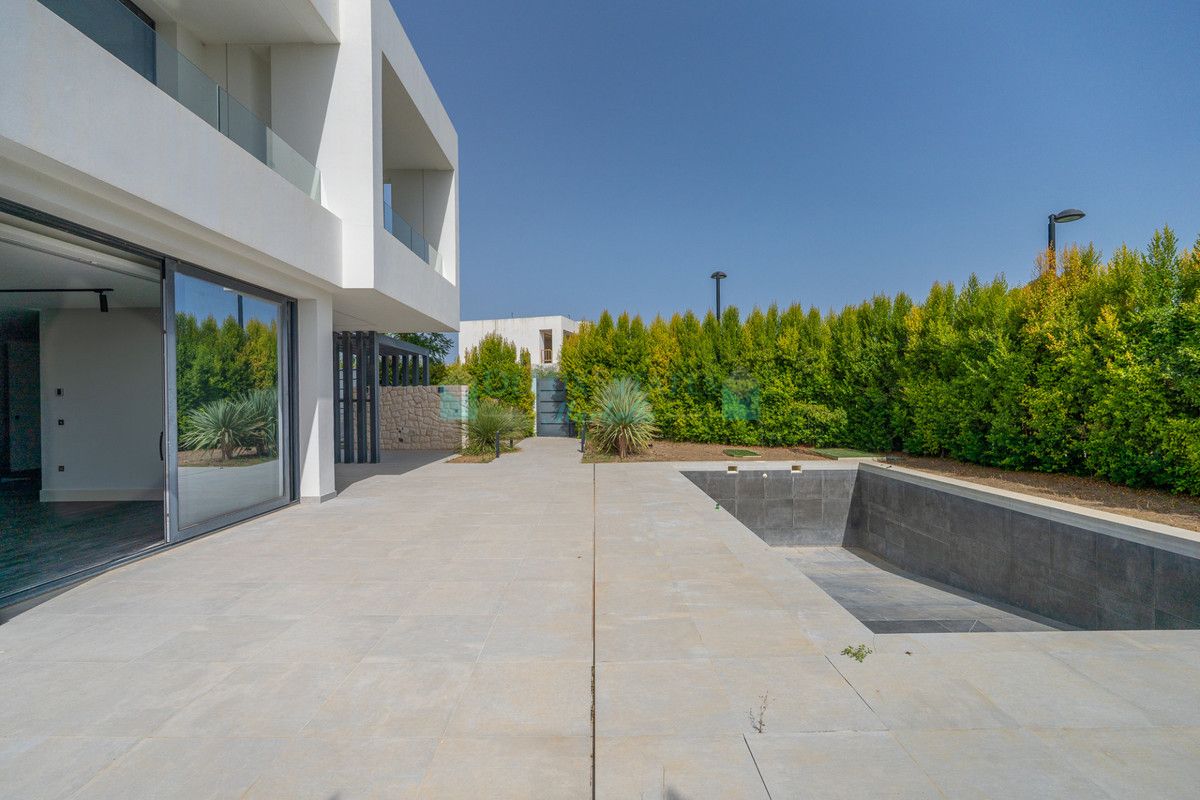 Villa for sale in Estepona