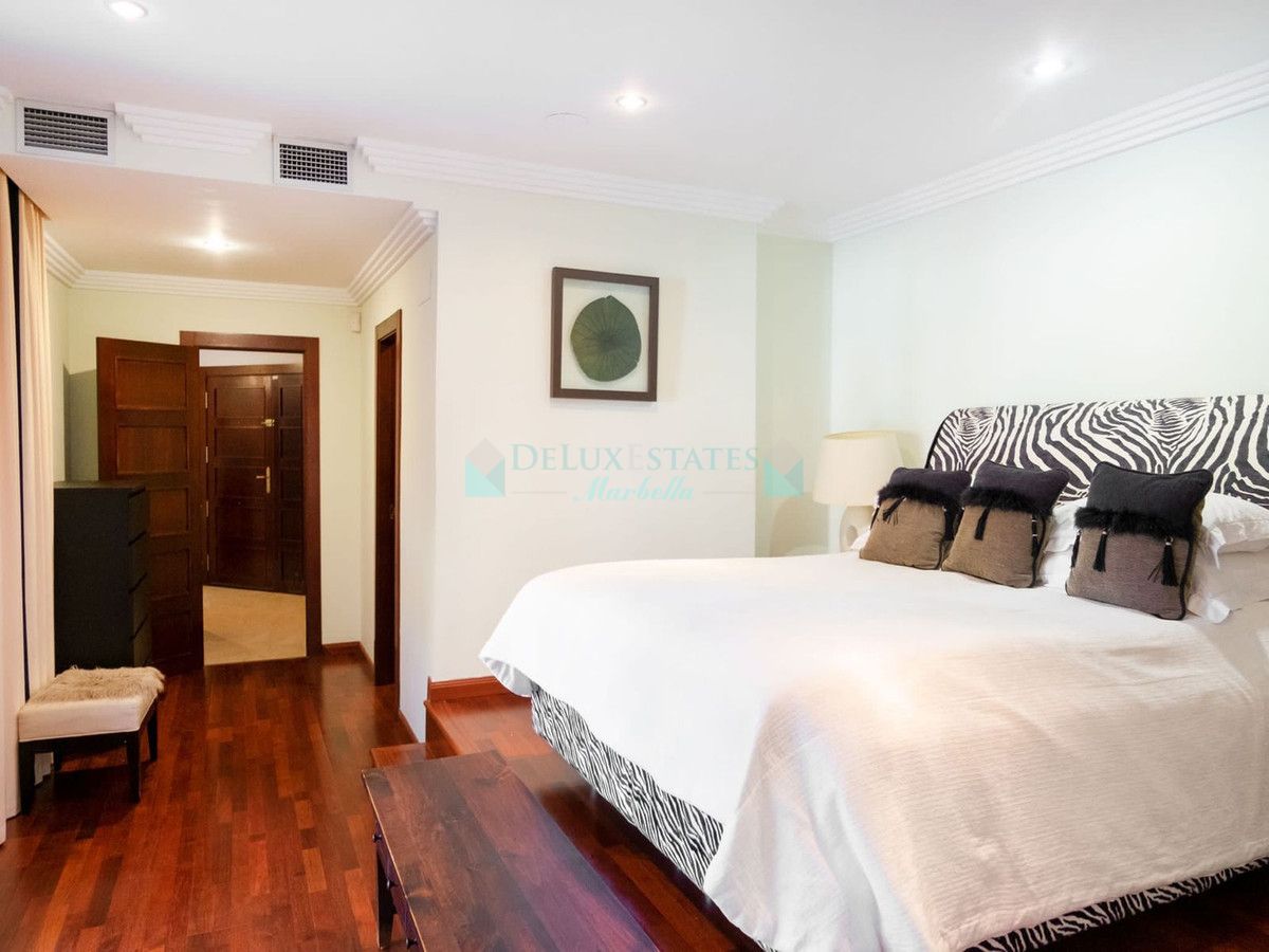 Villa Pareada en alquiler en Marbella - Puerto Banus