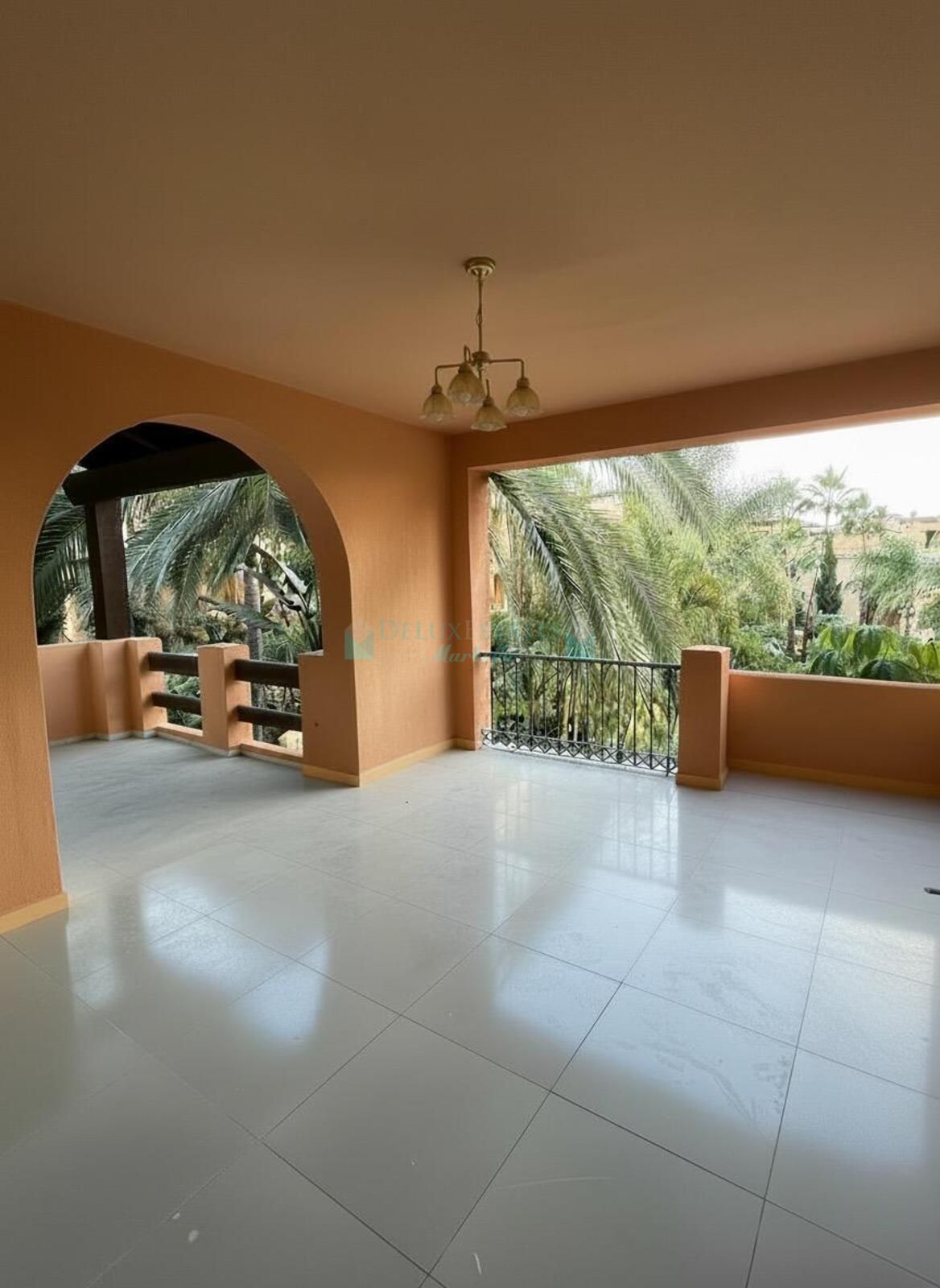 Apartment for sale in New Golden Mile, Estepona