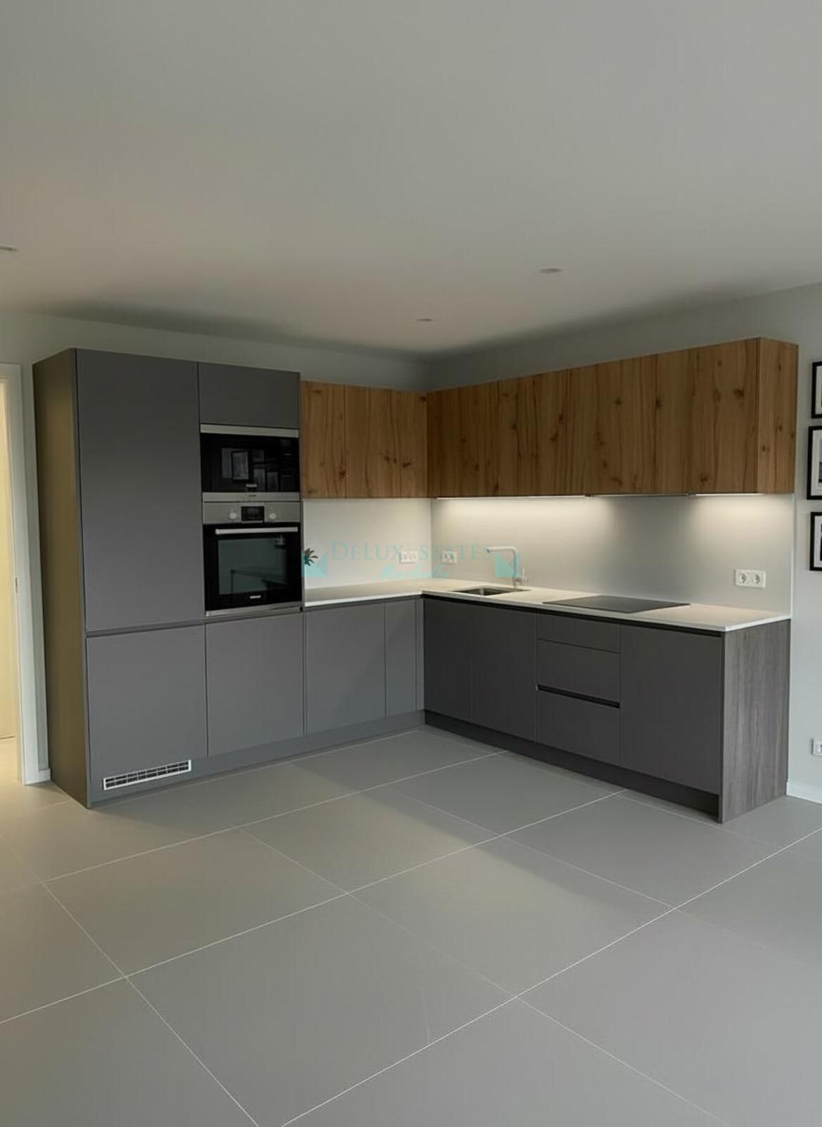 Apartment for sale in New Golden Mile, Estepona