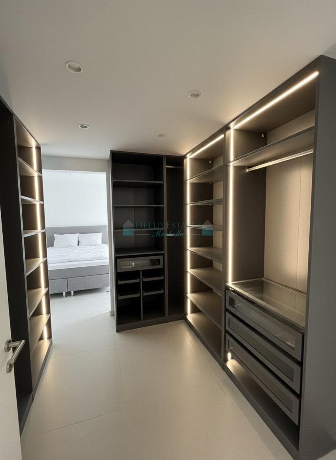 Apartment for sale in New Golden Mile, Estepona