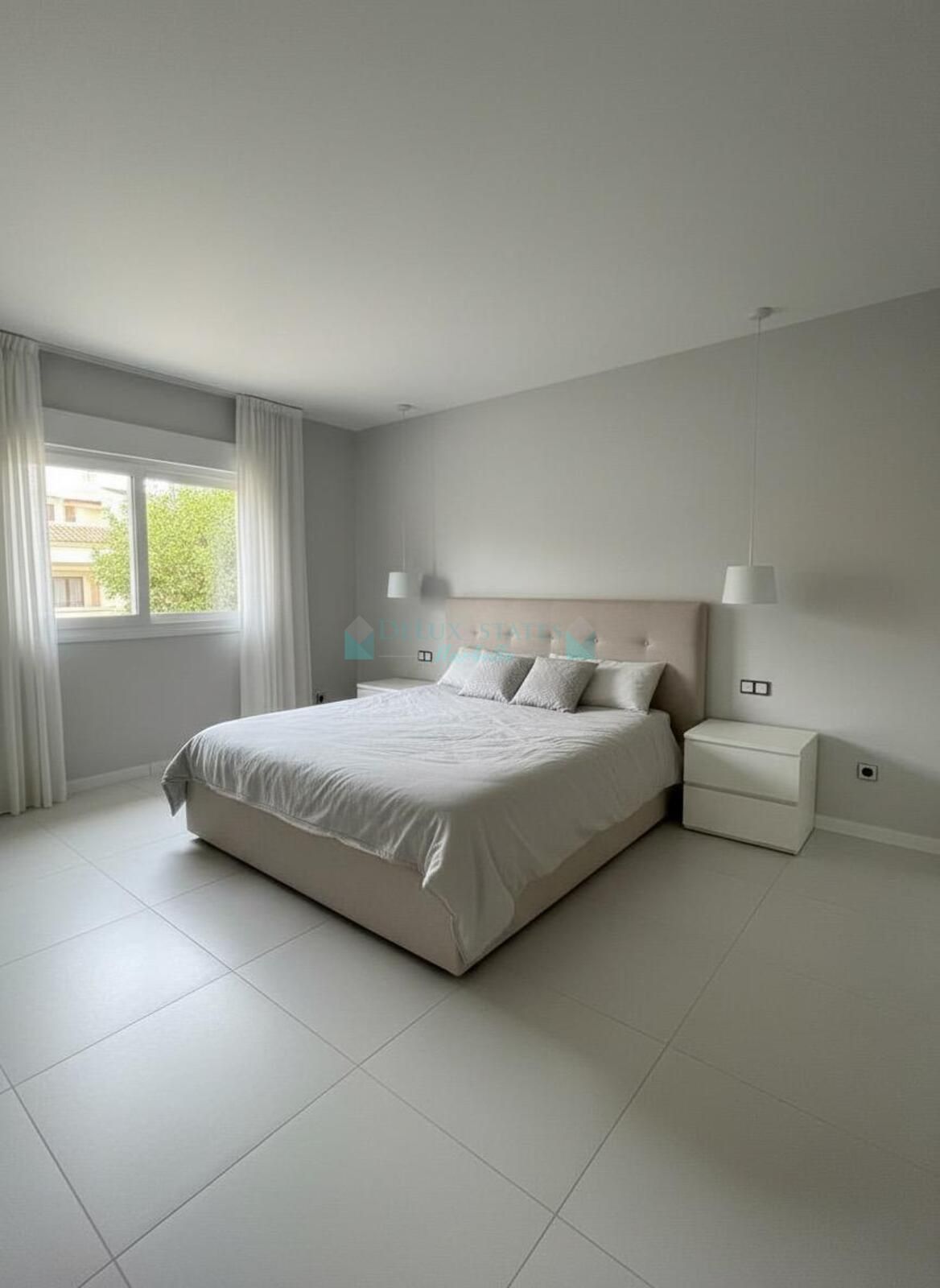 Apartment for sale in New Golden Mile, Estepona