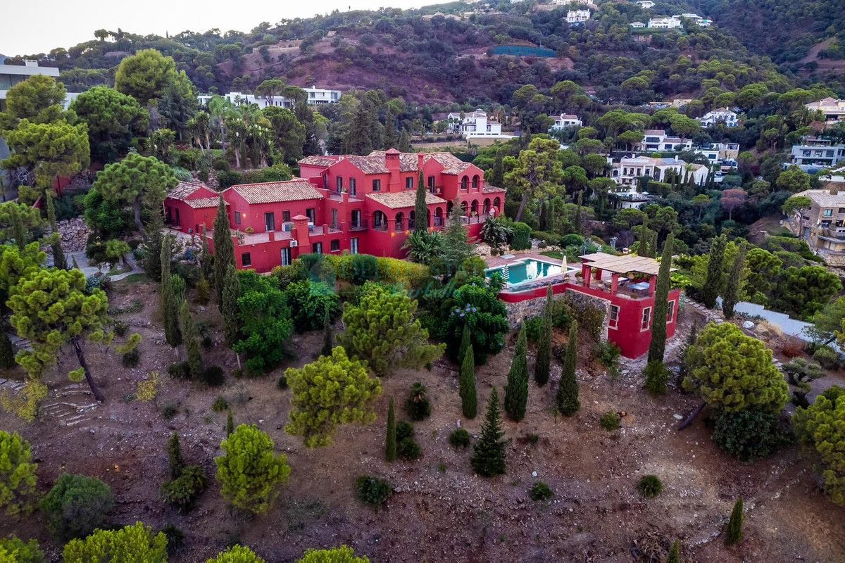 Villa en alquiler en El Madroñal, Benahavis