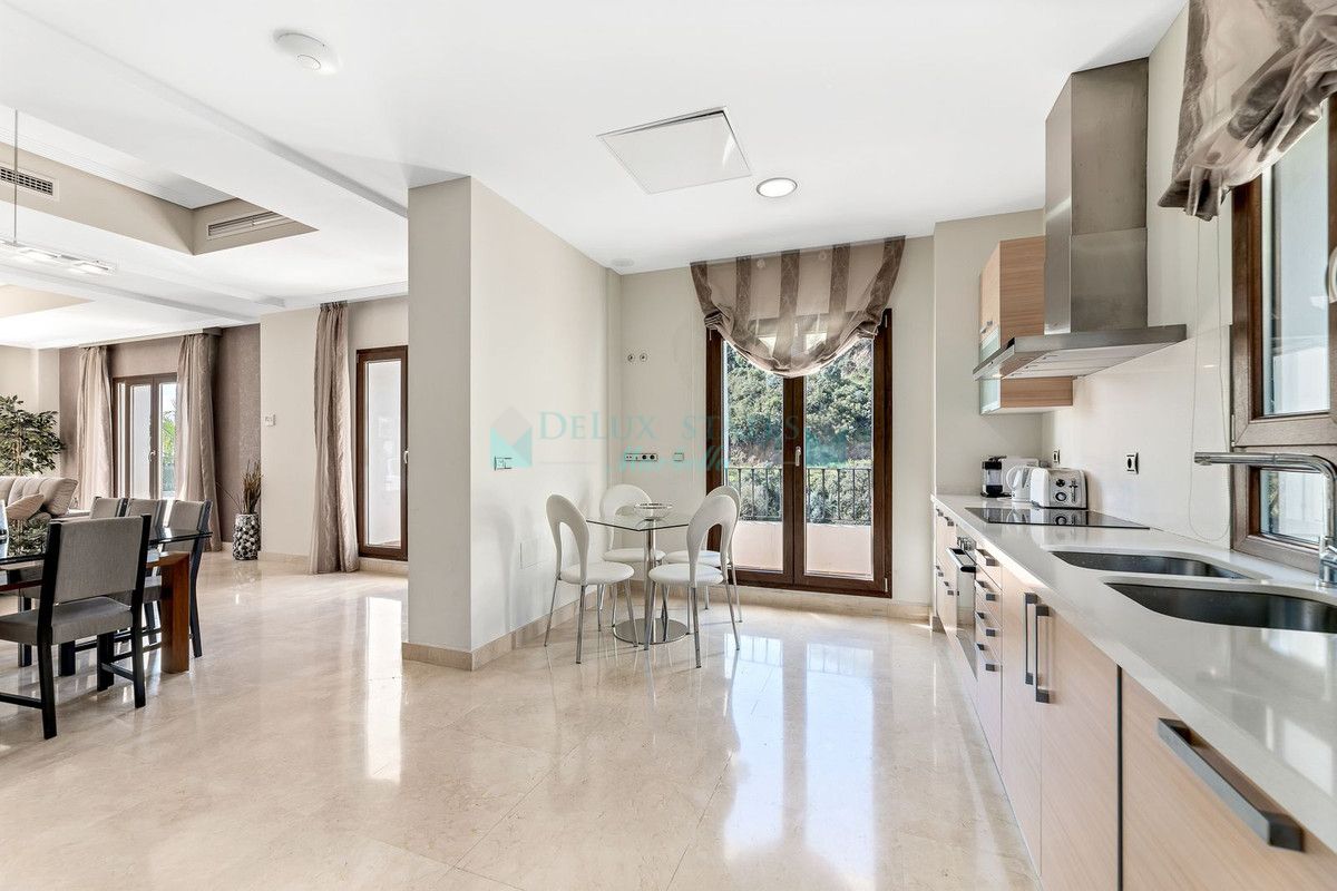 Villa en alquiler en Benahavis