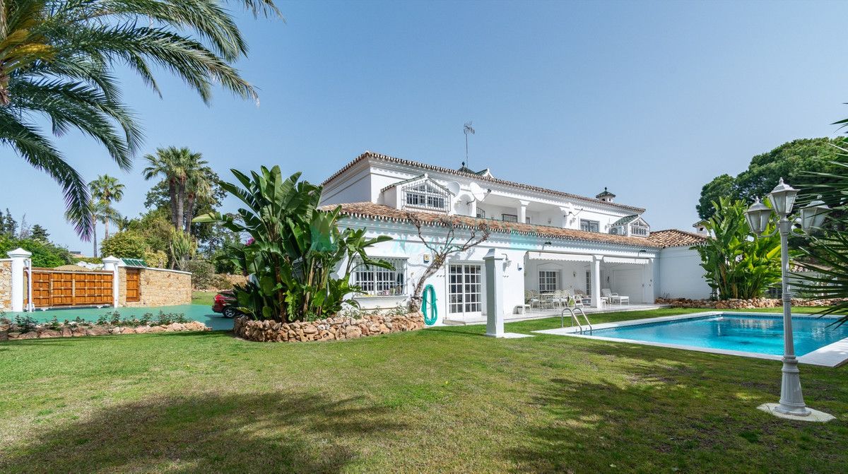 Villa for sale in Guadalmina Alta, San Pedro de Alcantara