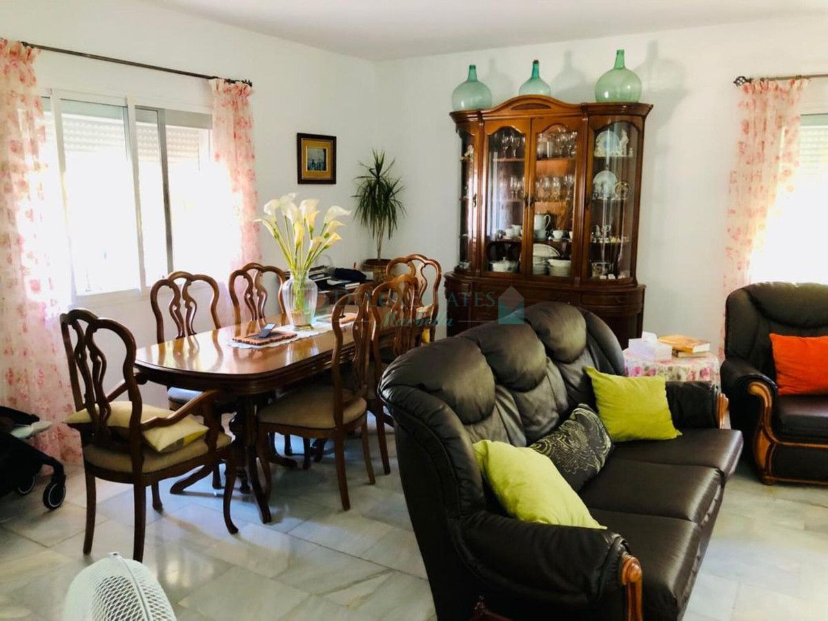 Finca for sale in Estepona