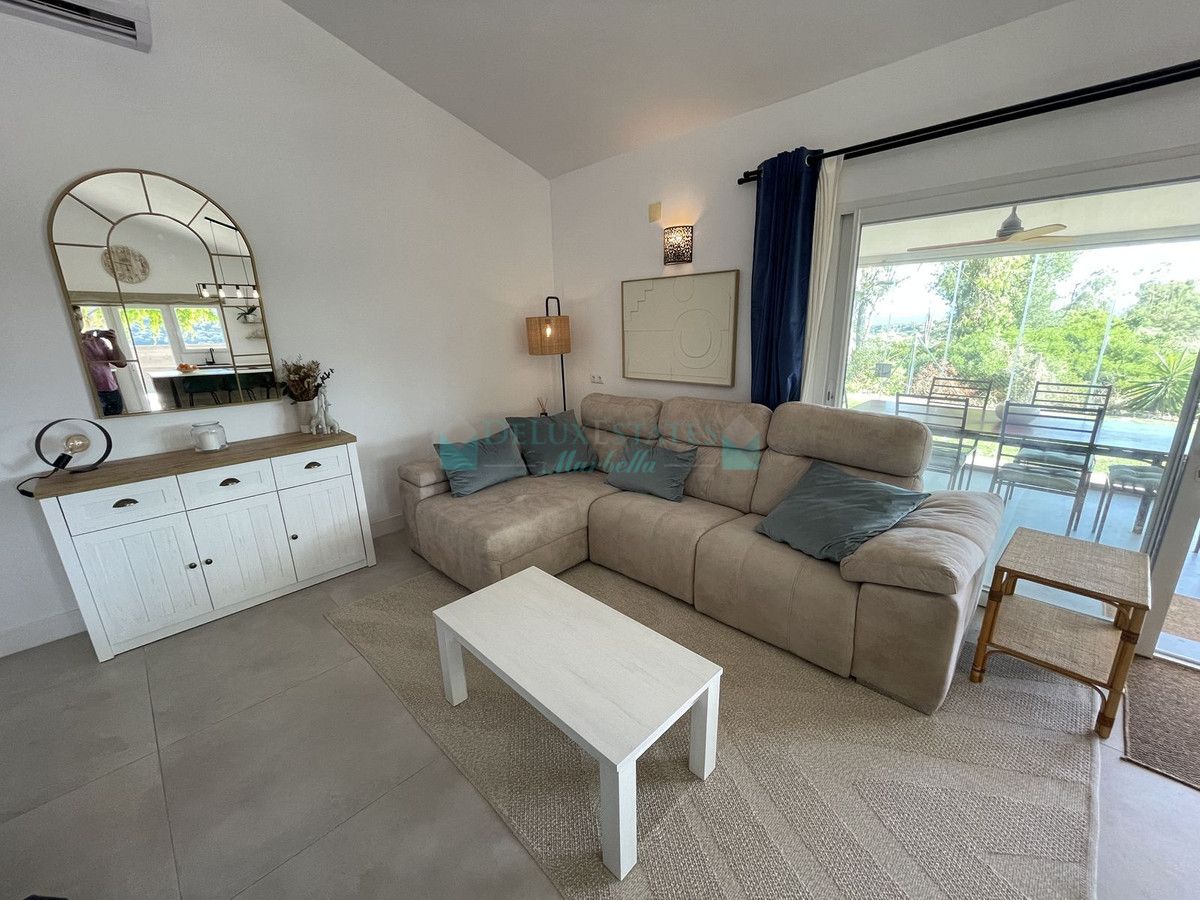 Villa for sale in Estepona