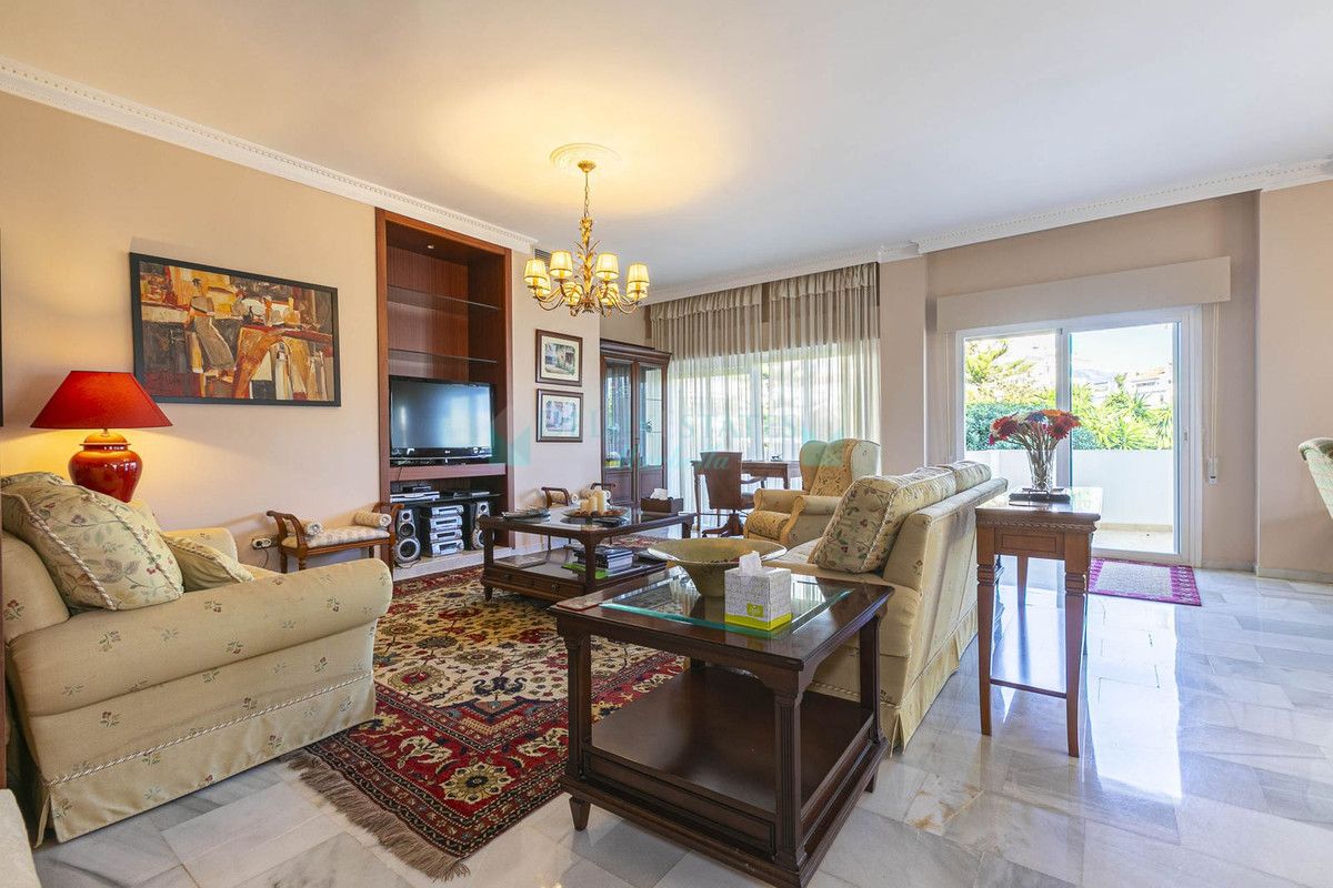 Apartment for rent in Nueva Andalucia