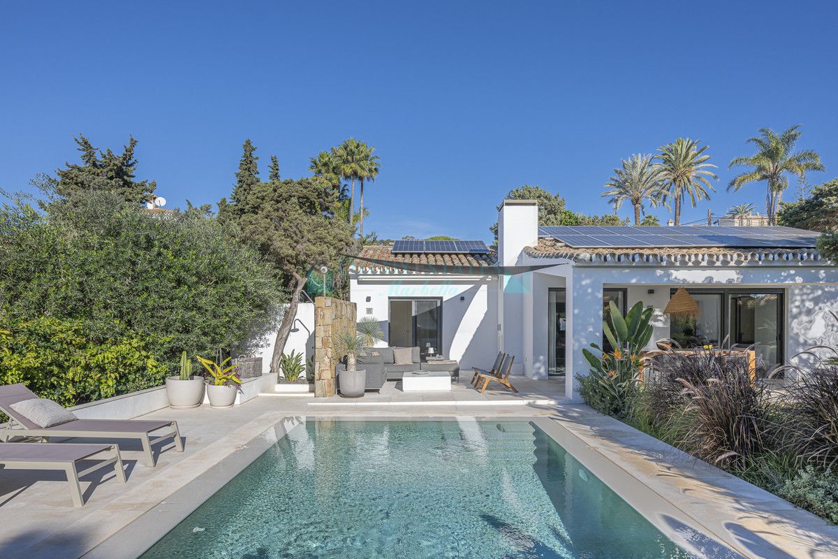 Villa for sale in Marbesa, Marbella East