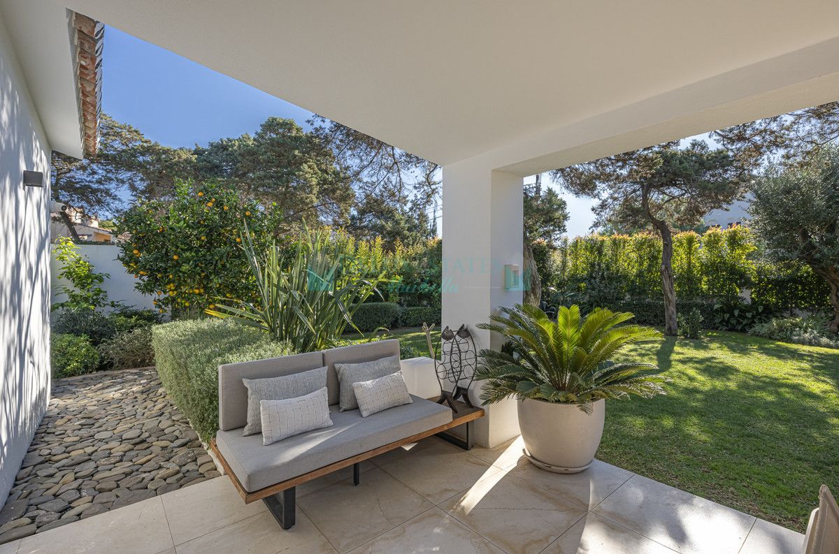 Villa for sale in Marbesa, Marbella East