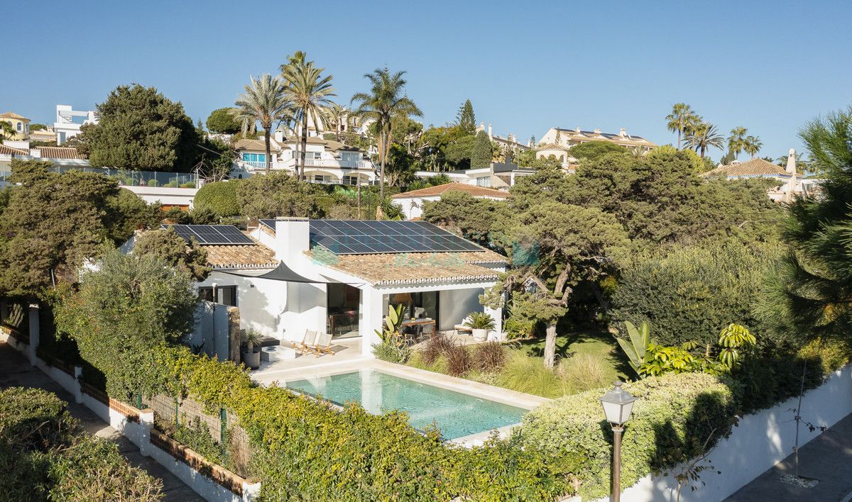 Villa for sale in Marbesa, Marbella East