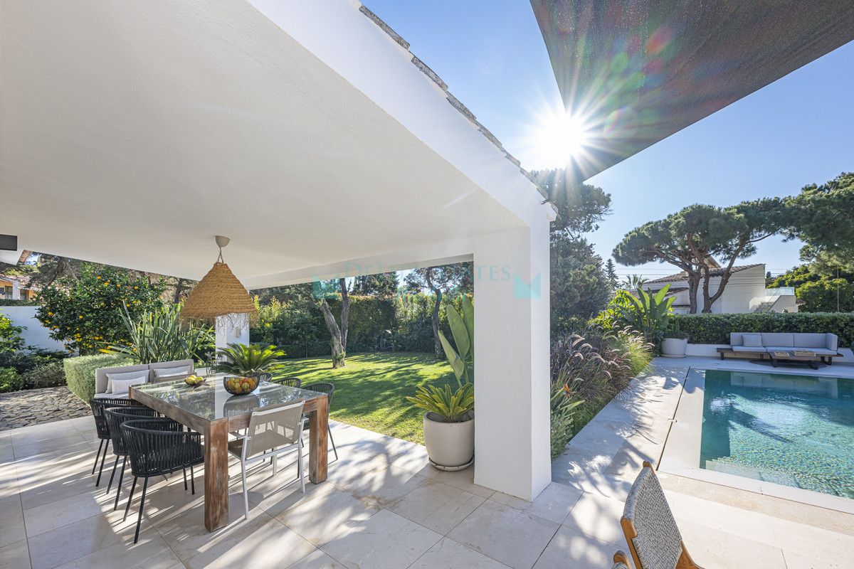 Villa for sale in Marbesa, Marbella East