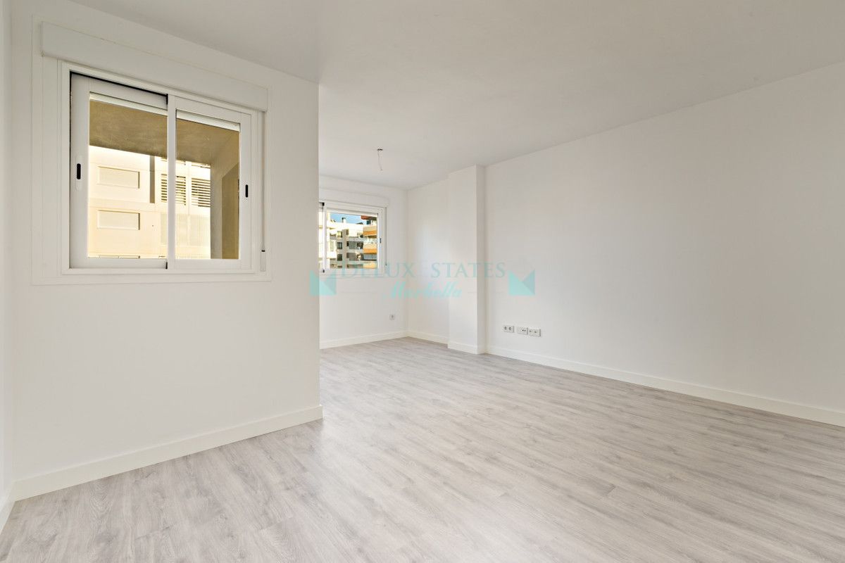 Apartamento Planta Baja en venta en Estepona