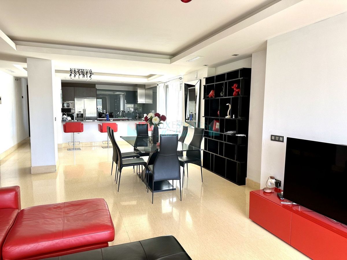 Apartment for rent in Benahavis