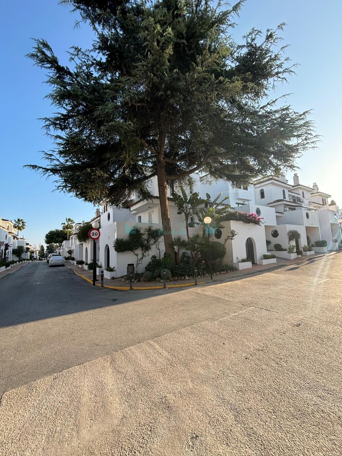 Town House for sale in Estepona