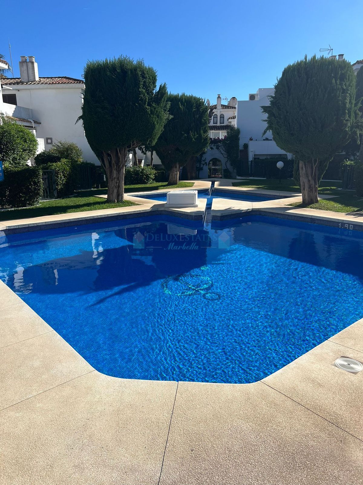 Town House for sale in Estepona