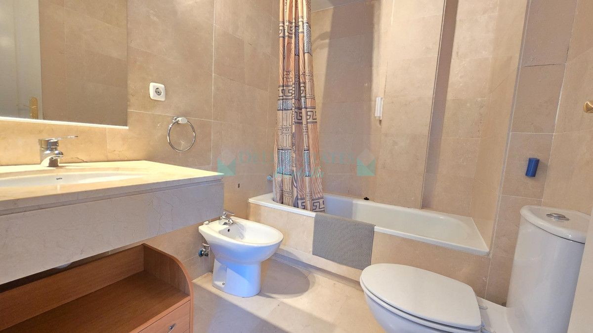 Apartment for sale in Estepona