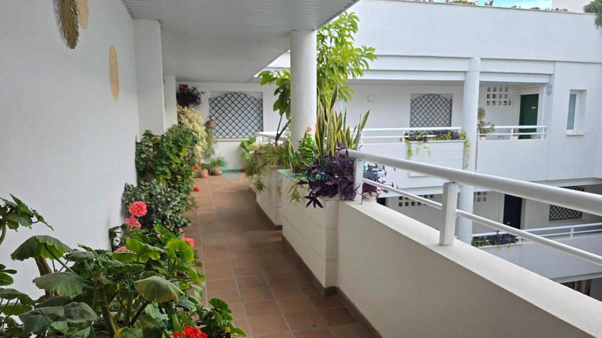 Apartment for sale in Estepona