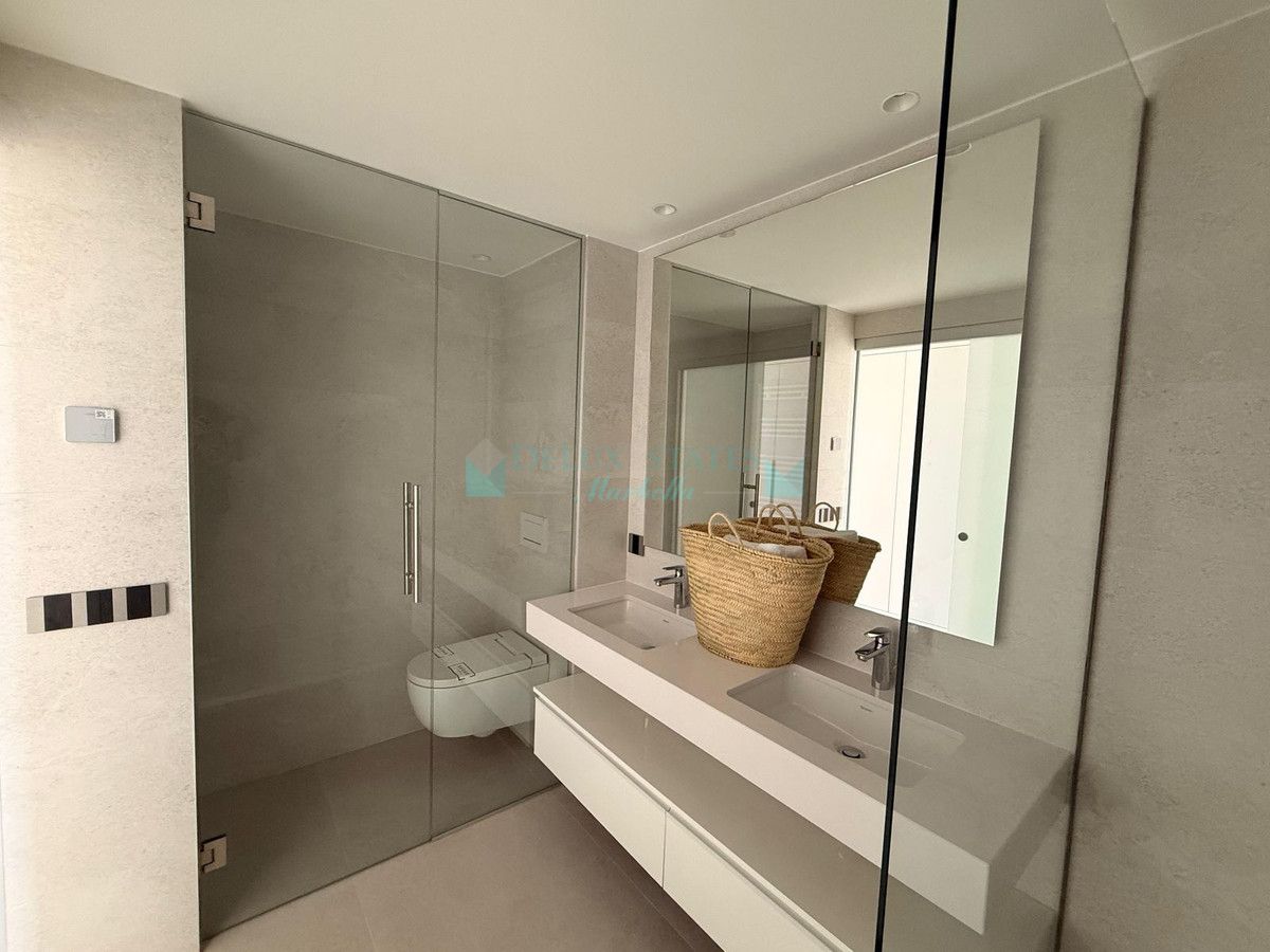 Ground Floor Apartment for sale in New Golden Mile, Estepona