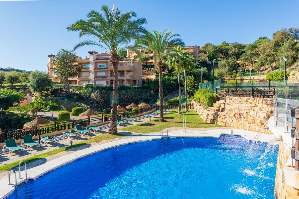 Ground Floor Apartment for sale in La Mairena, Marbella East