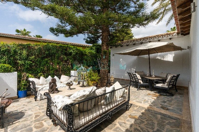 Villa for sale in Carib Playa, Marbella East