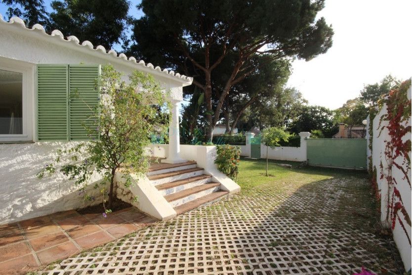 Villa en alquiler en Artola, Marbella Este