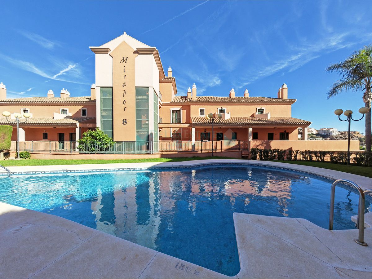 Apartment for sale in Elviria, Marbella East