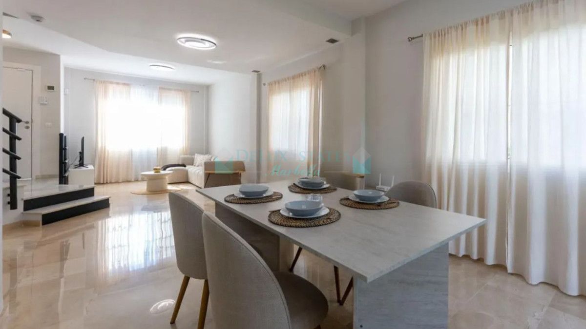 Villa Pareada en venta en Marbella