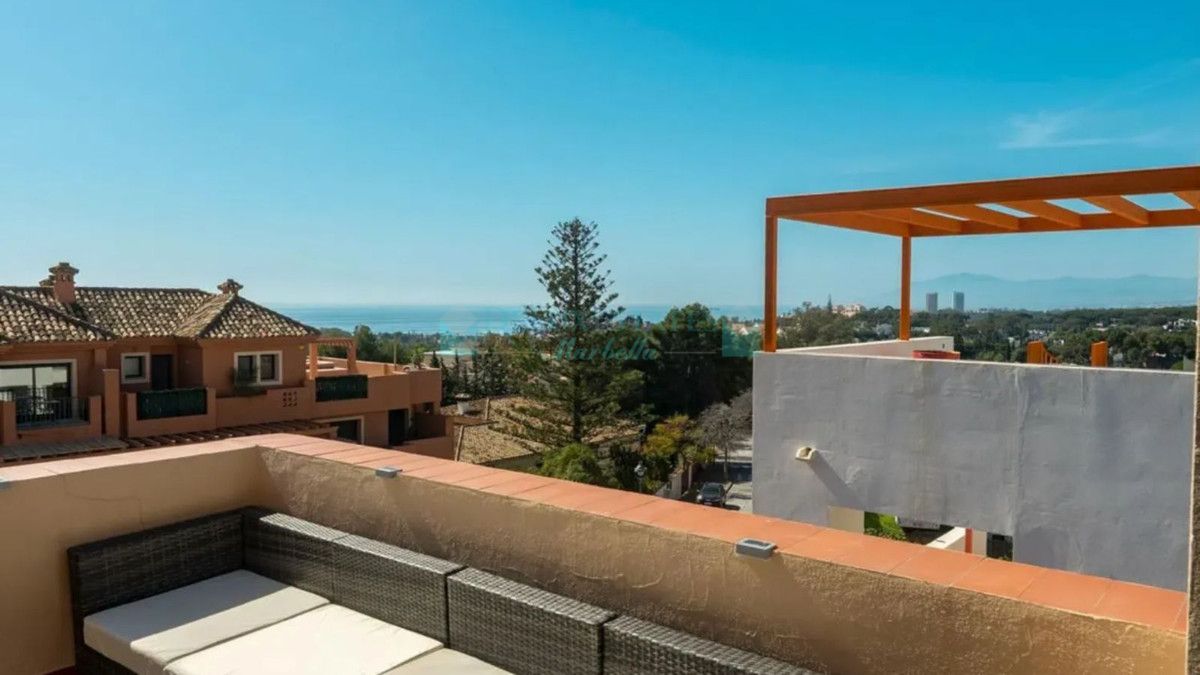 Villa Pareada en venta en Marbella