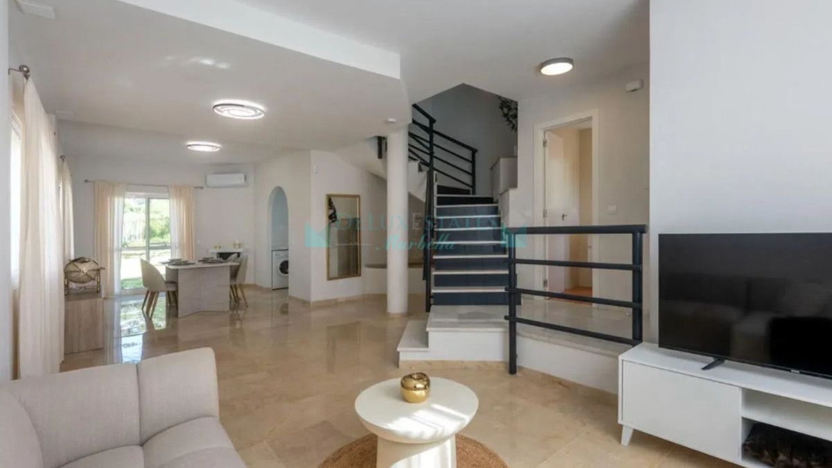 Villa Pareada en venta en Marbella