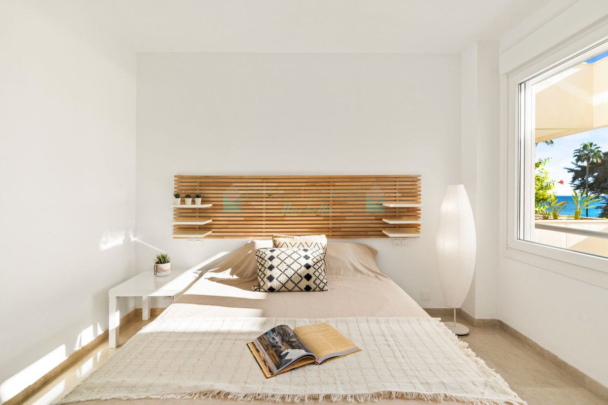 Apartment for rent in New Golden Mile, Estepona