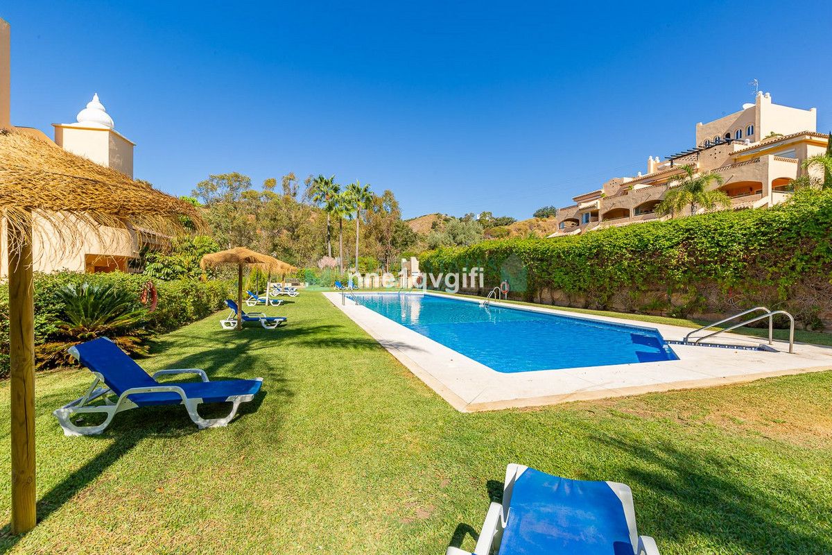 Apartment for sale in Elviria, Marbella East