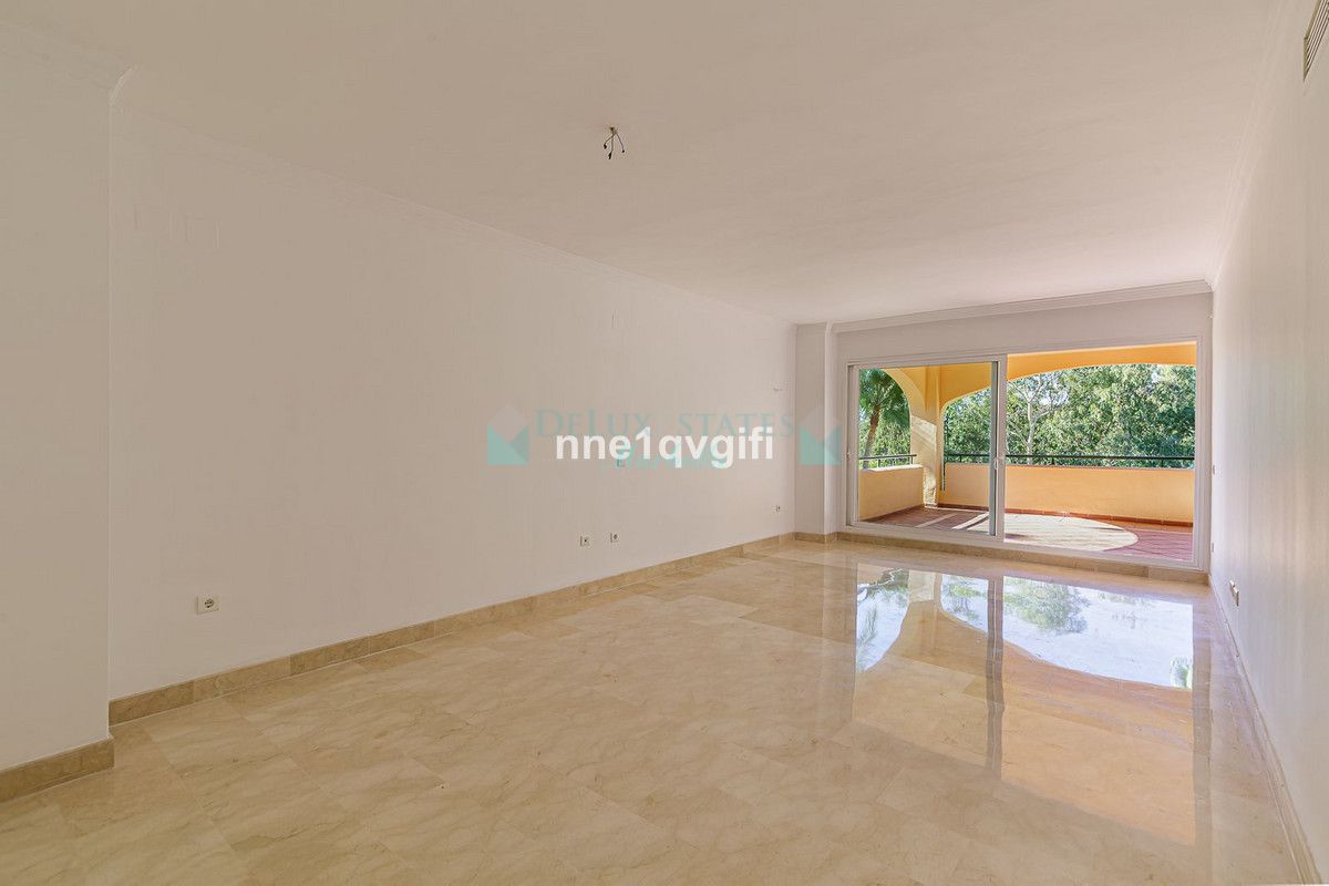 Apartment for sale in Elviria, Marbella East