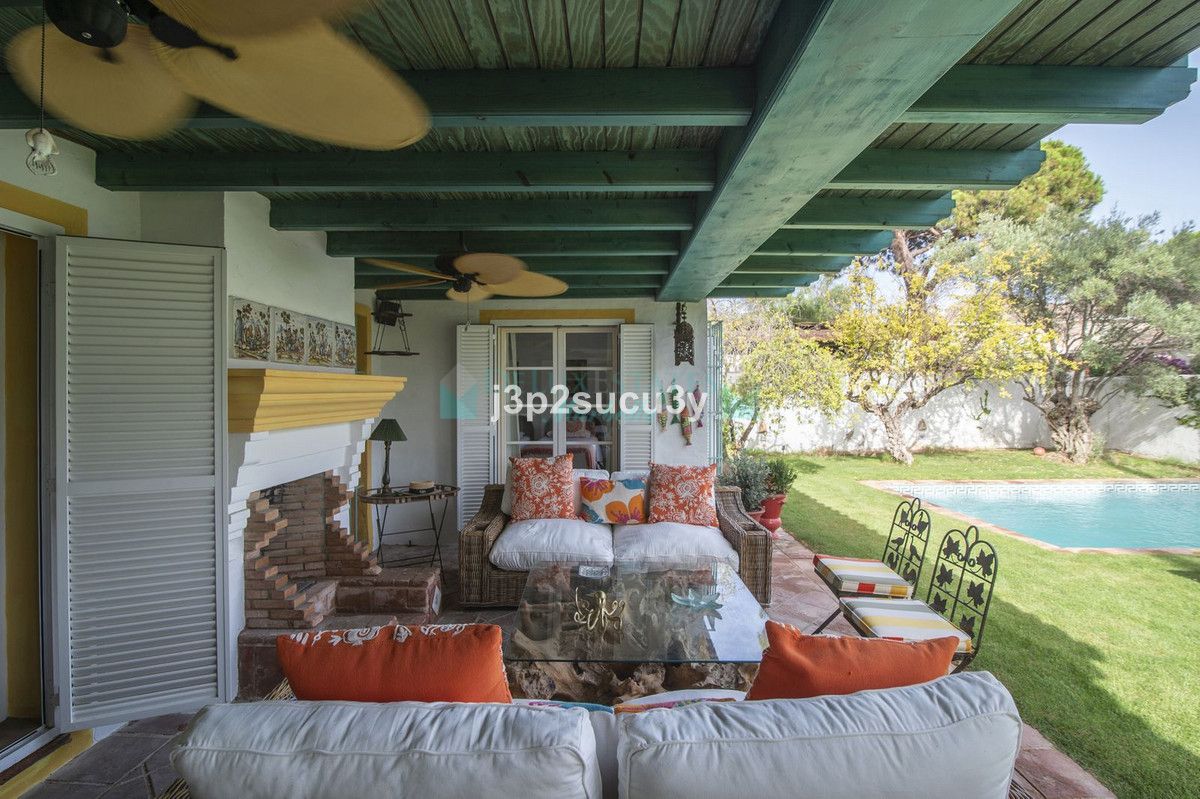 Villa en alquiler en Benamara, Estepona