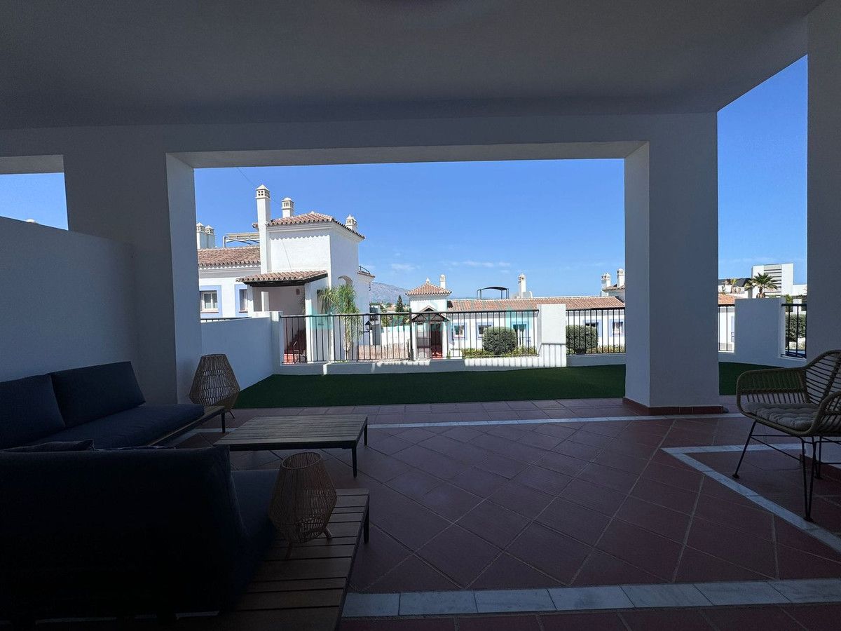 Ground Floor Apartment for sale in Benahavis