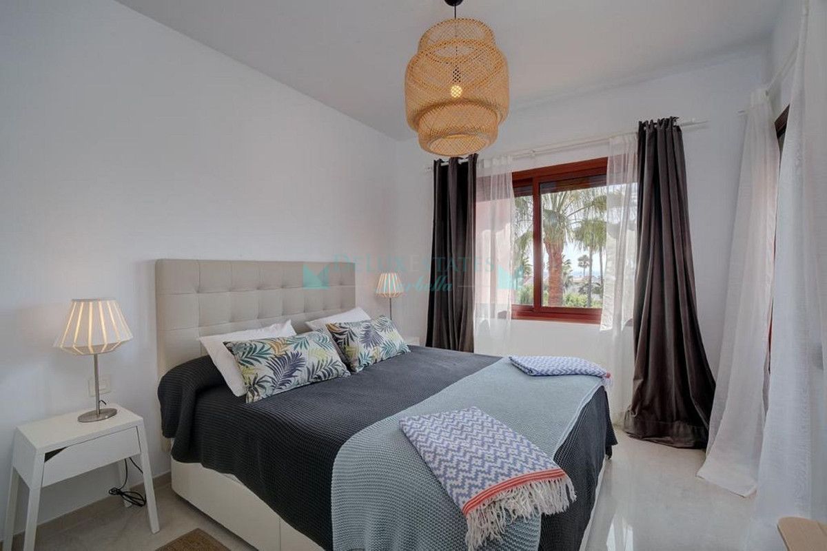 Ático en venta en Las Chapas, Marbella Este