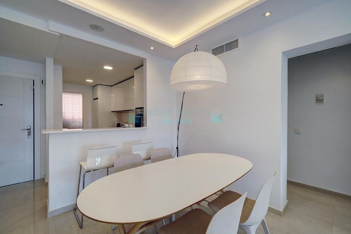 Ático en venta en Las Chapas, Marbella Este