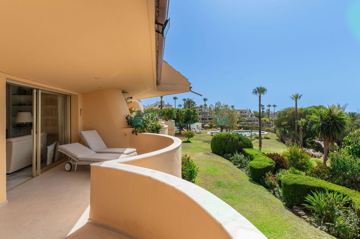 Apartment for sale in Nueva Andalucia