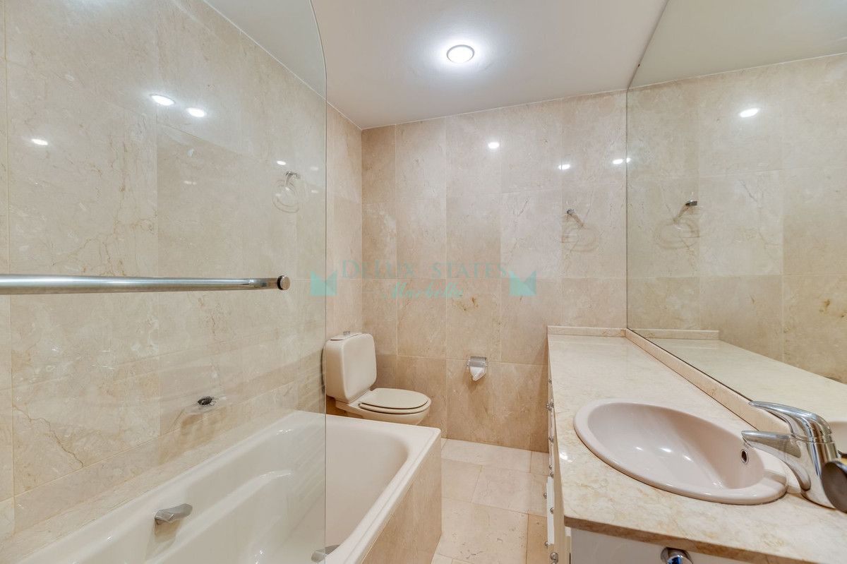 Apartment for sale in Nueva Andalucia