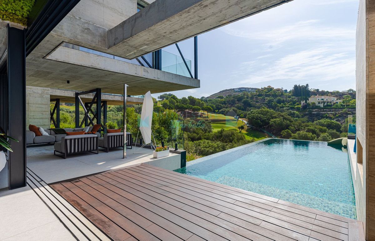 Villa for sale in Benahavis