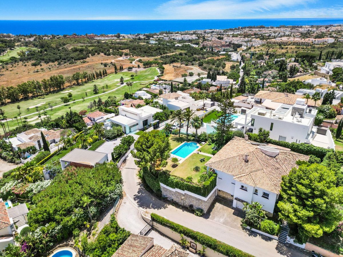 Villa for rent in El Paraiso, Estepona