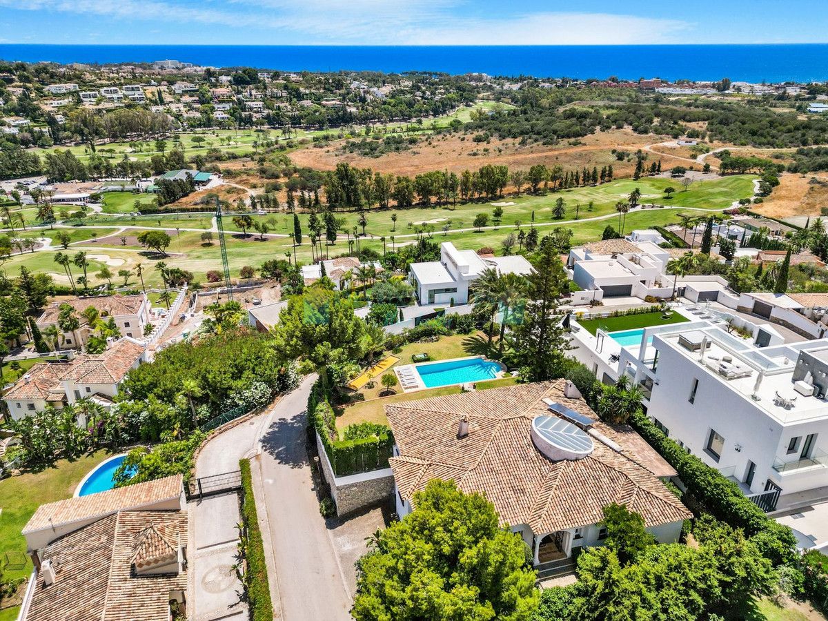 Villa for rent in El Paraiso, Estepona