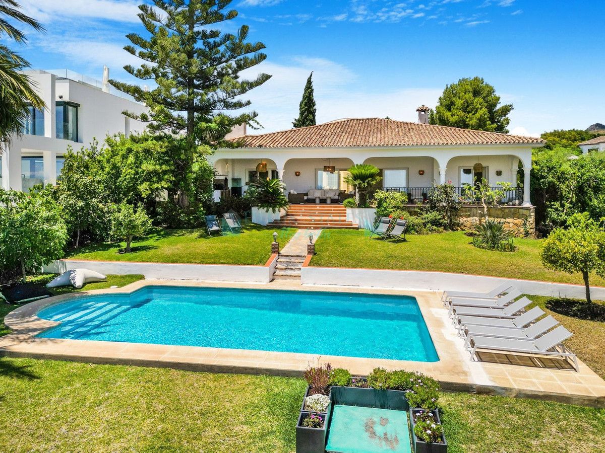 Villa for rent in El Paraiso, Estepona