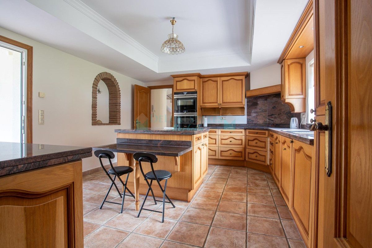 Villa for rent in Istan