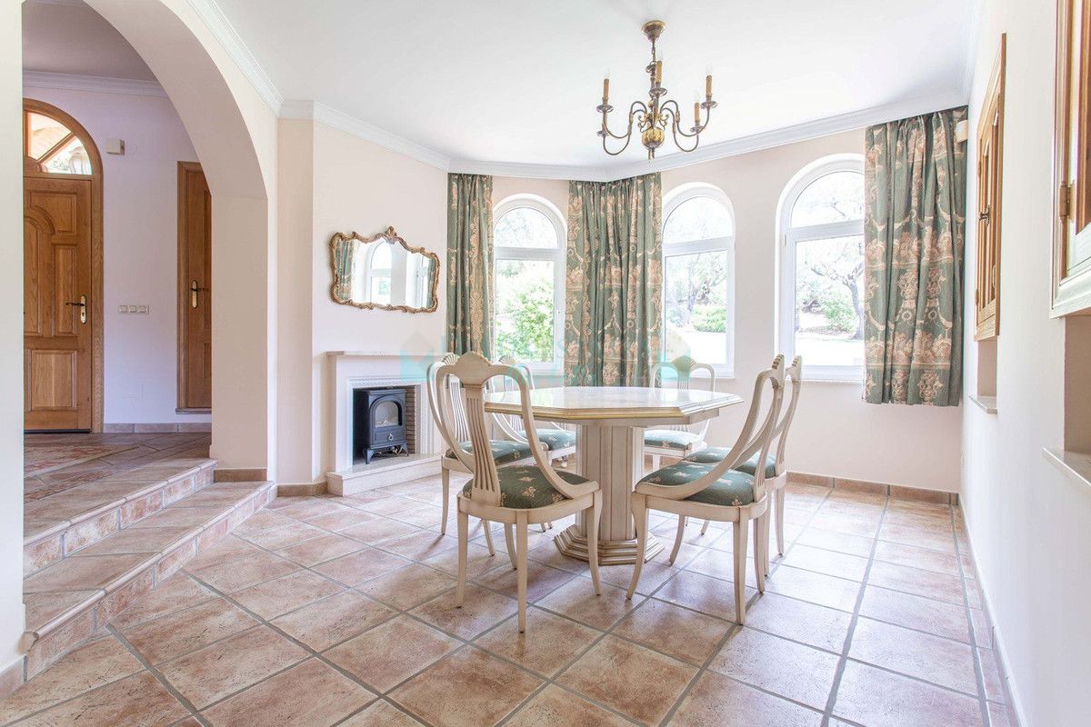 Villa for rent in Istan