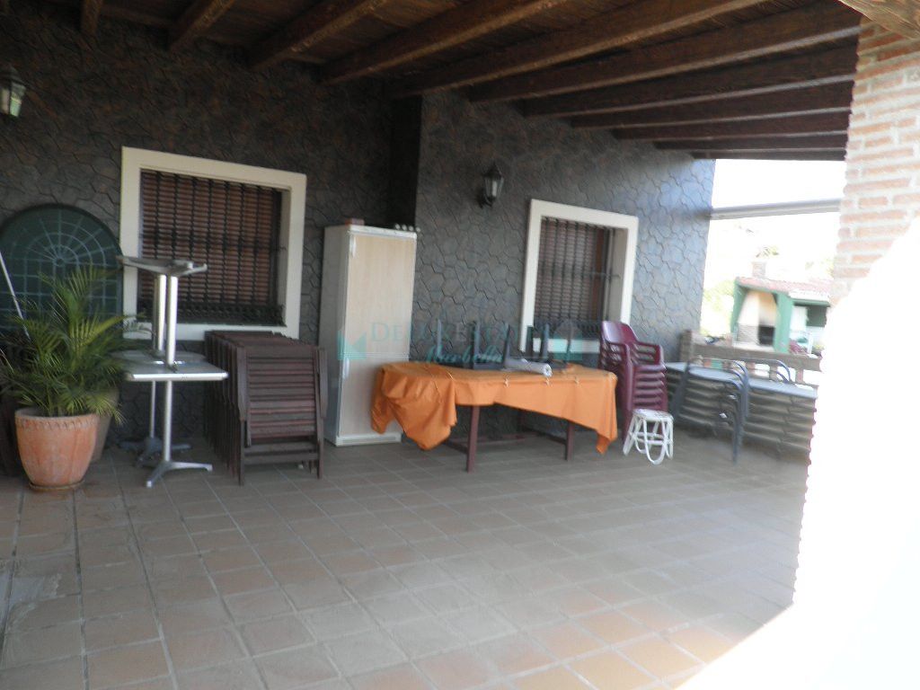 Villa en venta en Estepona