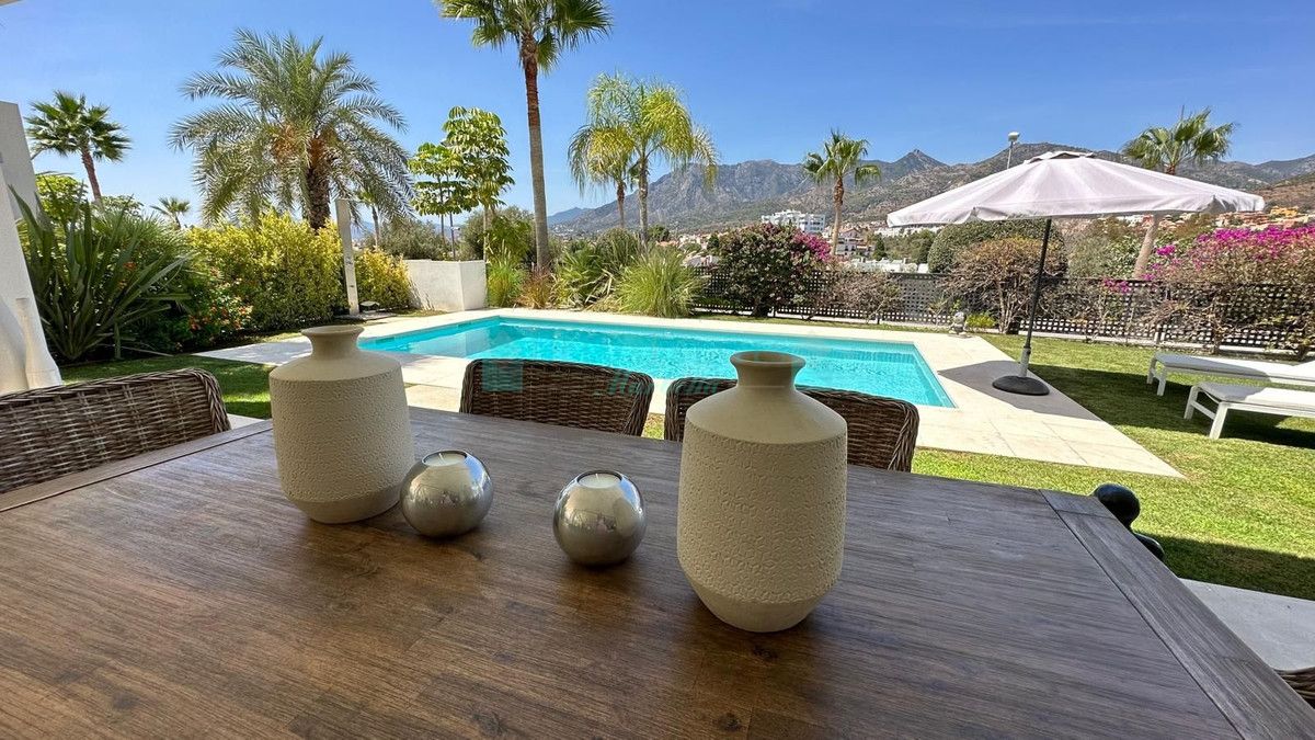 Villa for sale in Rio Real, Marbella East